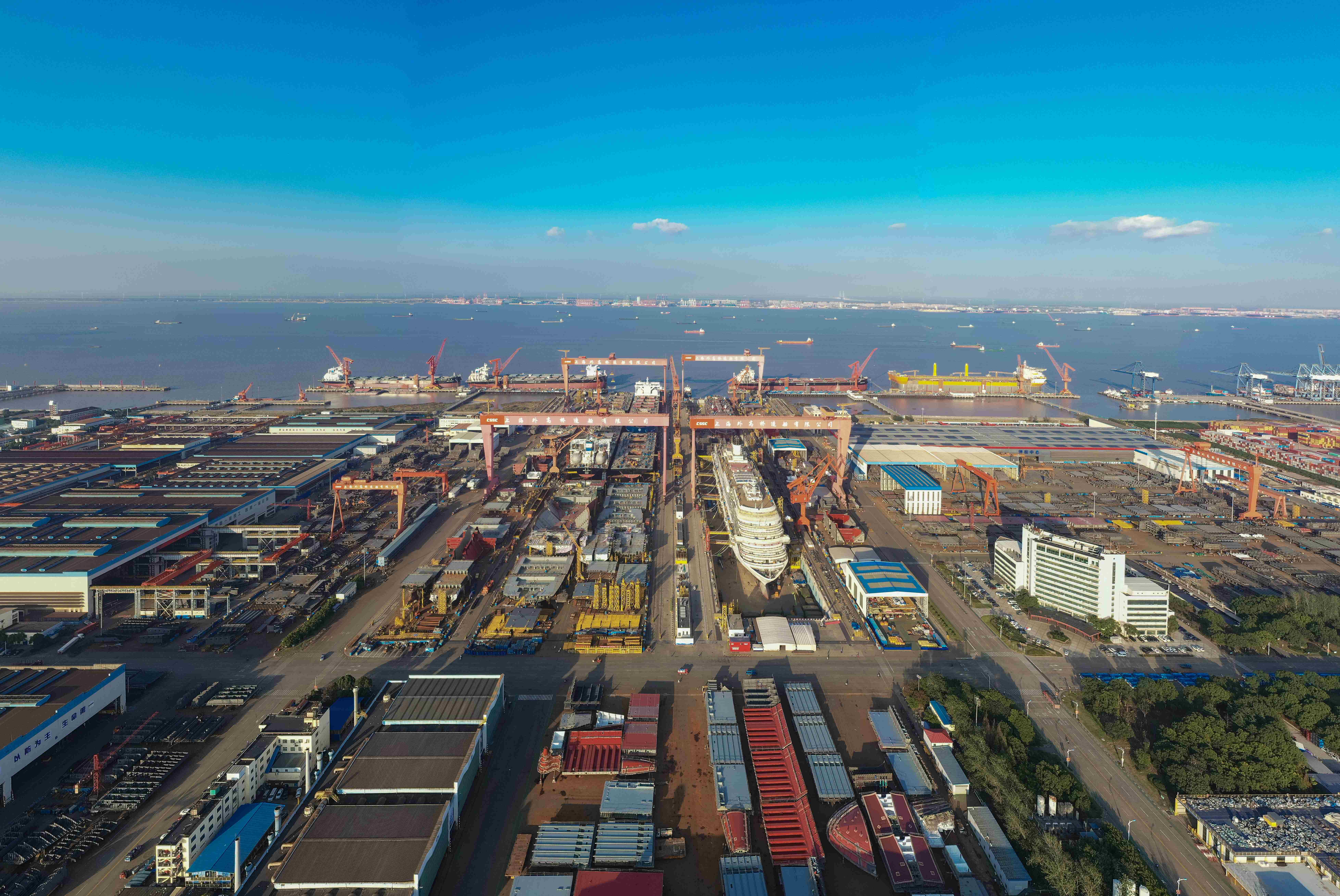 8暗网禁区
邮轮、民船、海工三类船舶产品同造场景.jpg